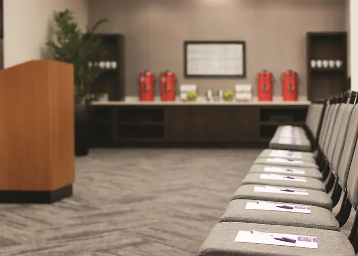 Hyatt Place Chicago O'hare Airport Hotel 3*