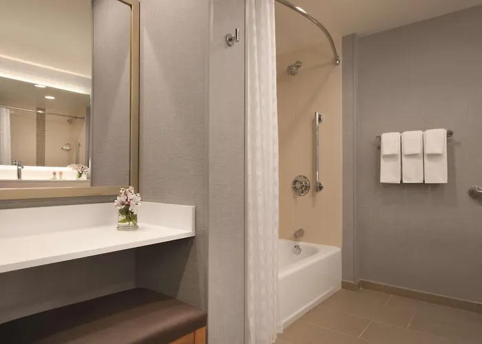 Hyatt Place Chicago O'hare Airport Hotel 3*